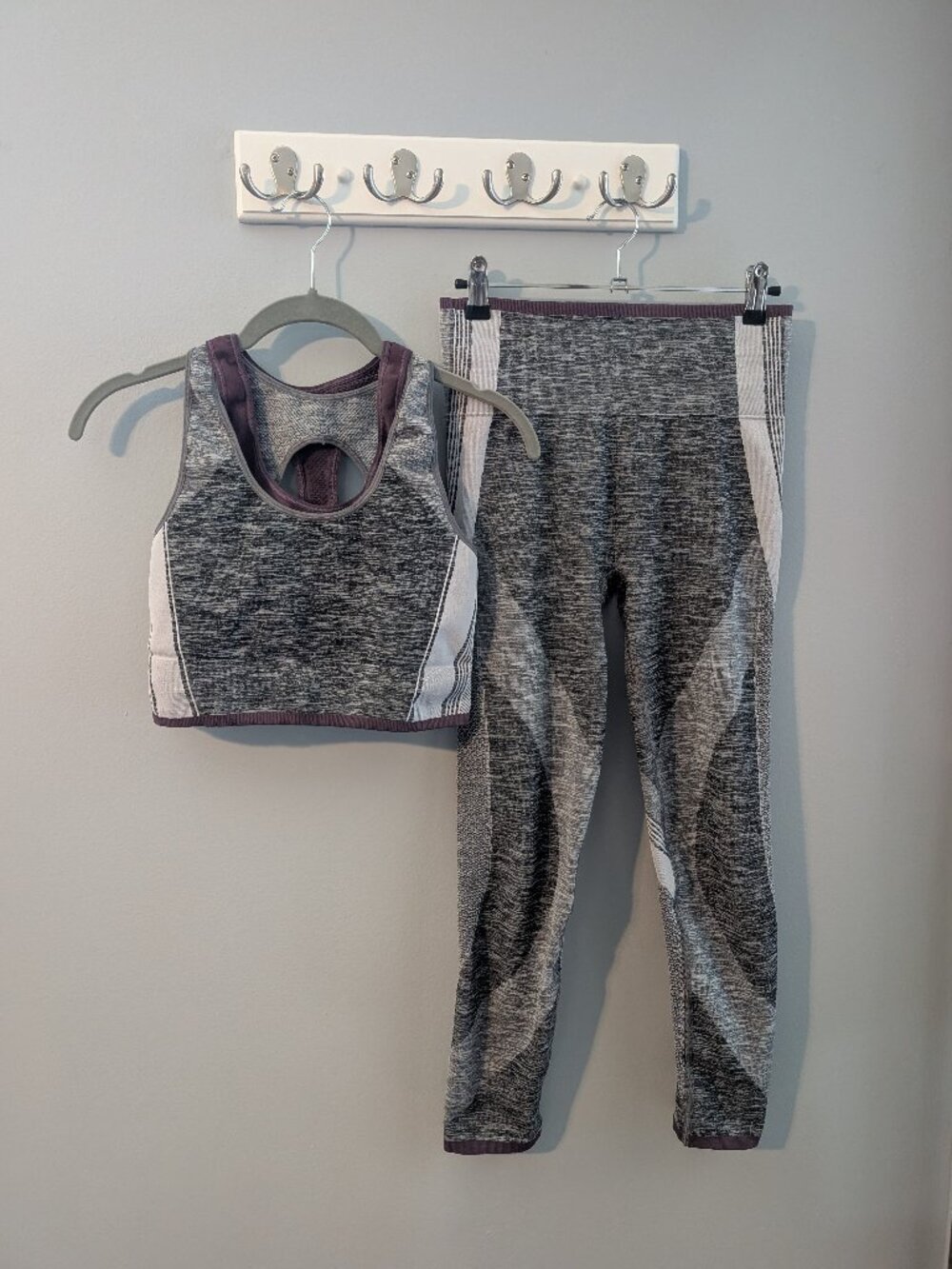 Athleta Impact Sports Top & 7/8 Leggings - Grey & Purple - Size M